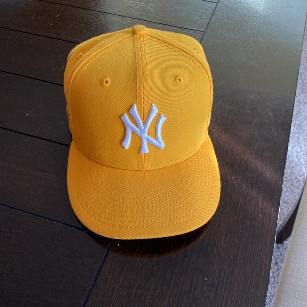 Yankees yellow Pink Uv Fitted - Picture 2 of 6